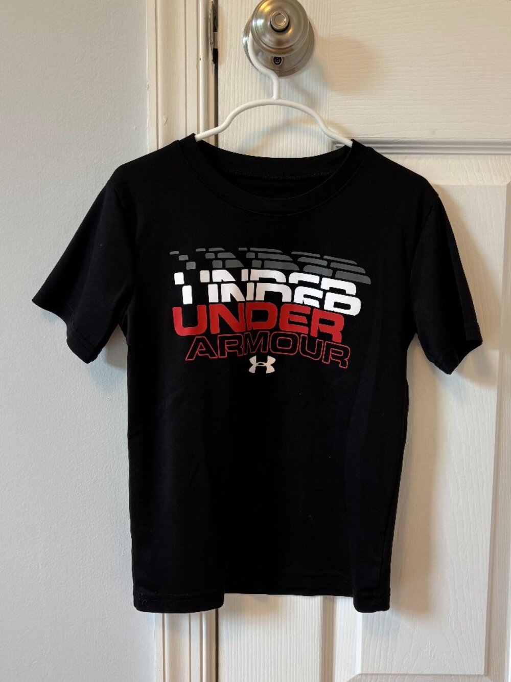 UNDER ARMOUR Tech Black & Red/White Graphic Logo Boys T-Shirt Size 6 - Picture 2 of 4